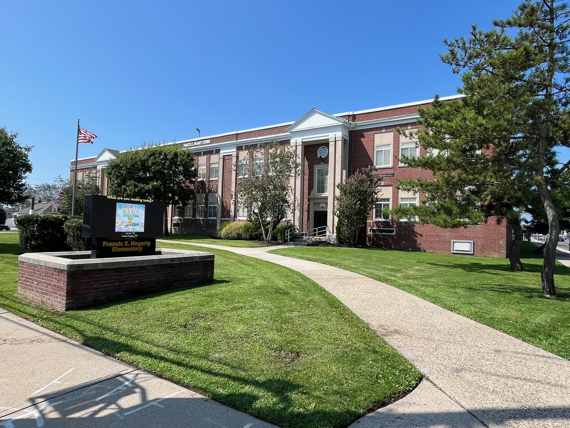 Island Park School District Building